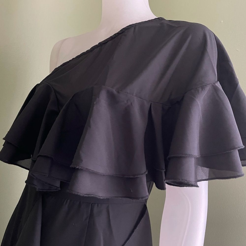 Pretty Little Thing Ruffled Maxi Dress - Picture 6 of 6